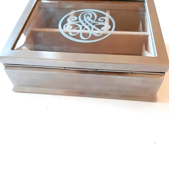 Top Glass Jewelry Box - Picture 6 of 7